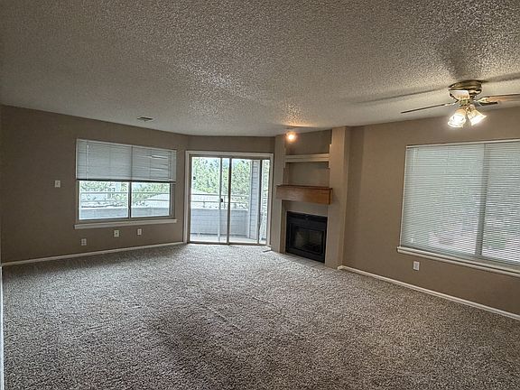 3rd image of 3624 Iguana Dr #1