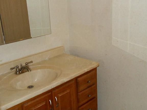 4th image of 108 N Bugle Dr