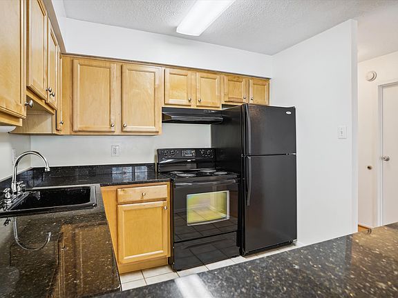 main level-kitchen-_mel4238_05092023