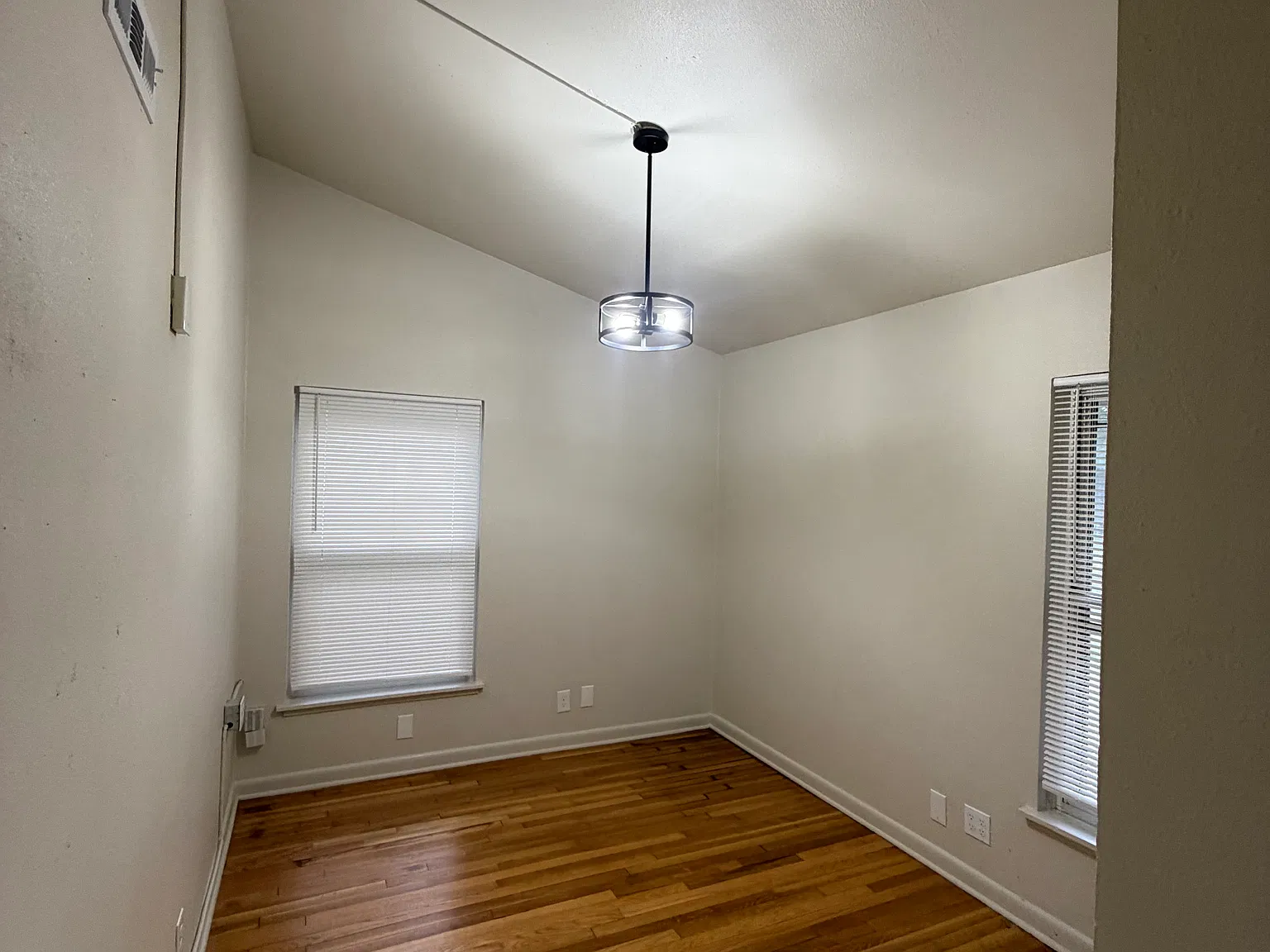 3 bed, 1400 sqft, $1,850 — Photo 4