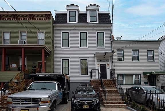 2nd image of 38 Jefferson Ave #3