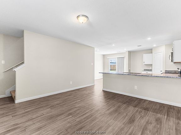 5th image of 6044 Toby Bnd