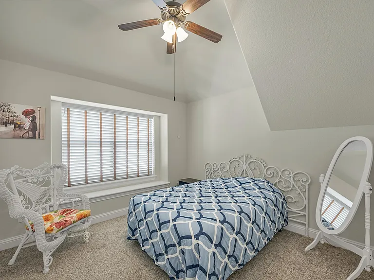 5520 Palisades Dr — Photo 45