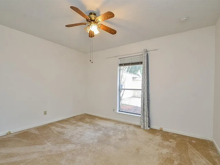 15815 Boulder Oaks Dr — Photo 7