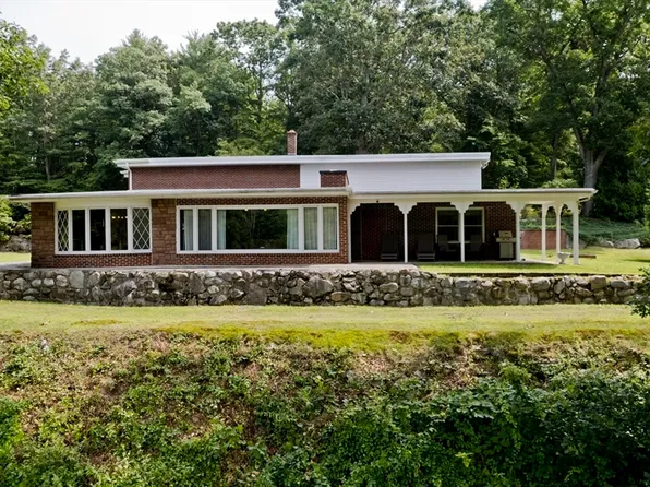 27 Drury Ln, Northampton, MA 01027