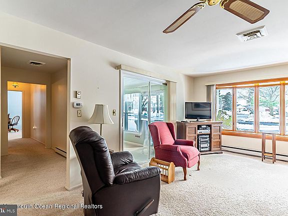5th image of 951 Argyll Cir