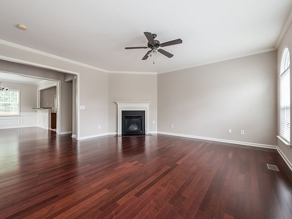 5th image of 742 Pecan Knoll Dr