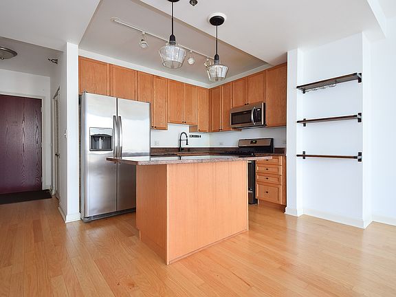 5th image of 1250 S Michigan Ave APT 2205