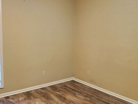2nd image of 1706 Bittle St #Soa-29