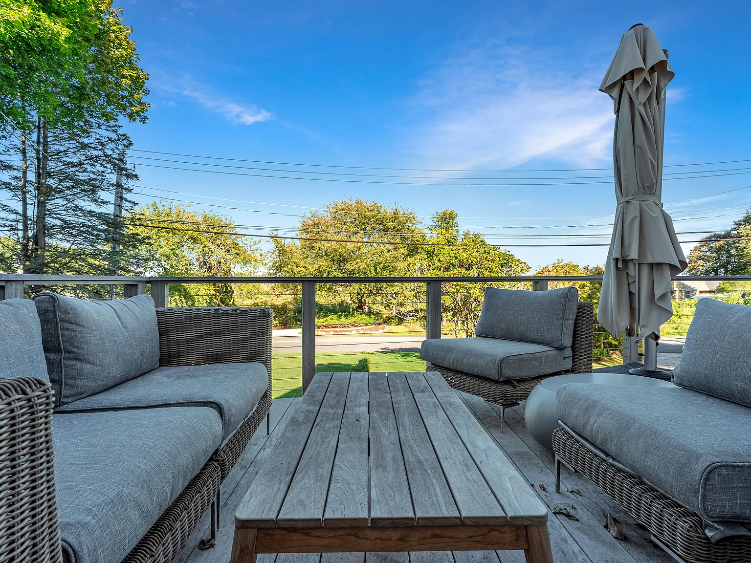 chic summer rental on the golf course — Photo 3