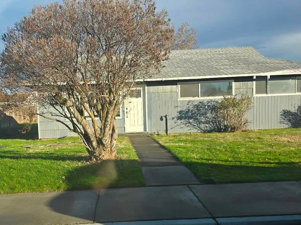 718 S Almira Ave, Connell, WA 99326