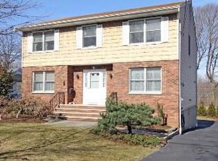 1 Oak Ct, Madison, NJ 07940
