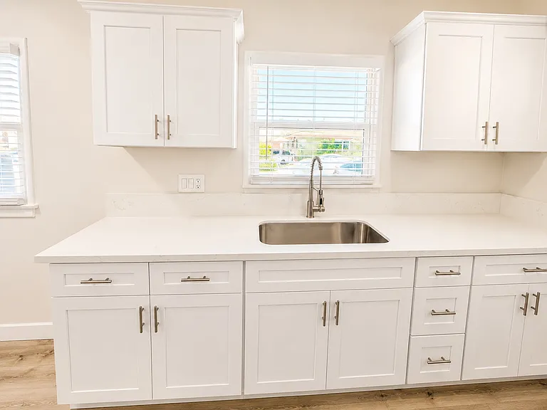 2015 Pine Ave #1 — Photo 8