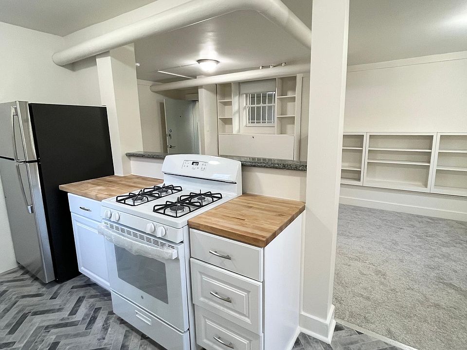 1st image of 452 Duboce Ave