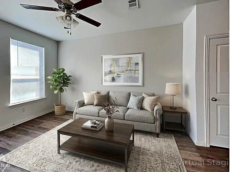 3265 Karen St — Photo 2
