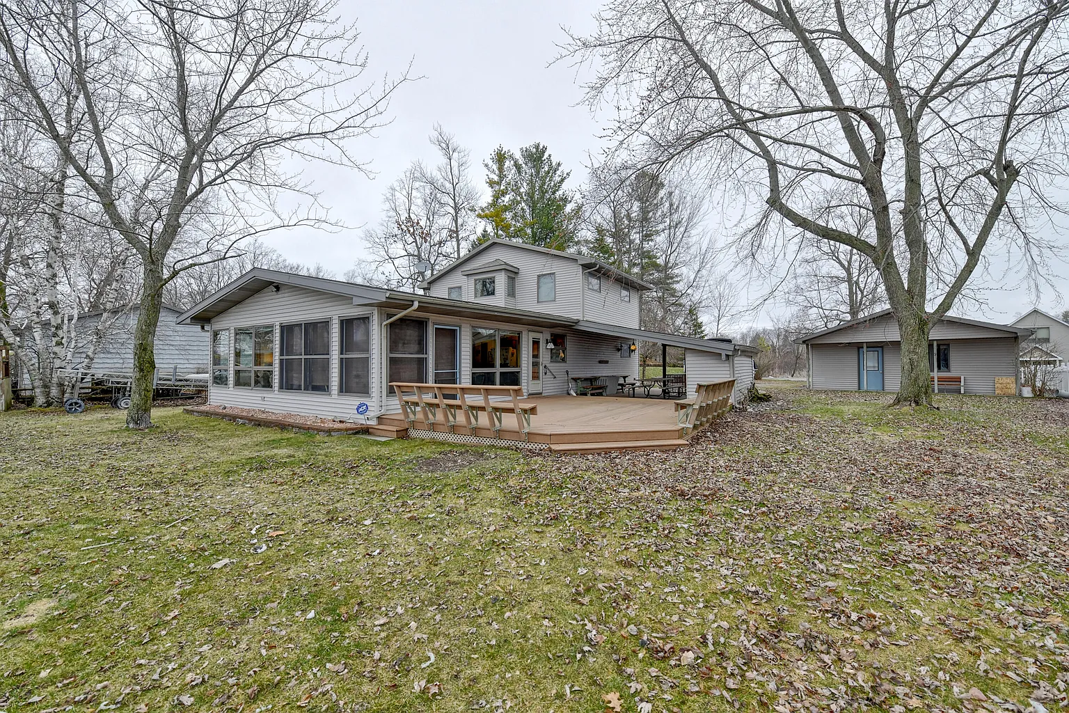 9471 Peninsula Dr photo 1
