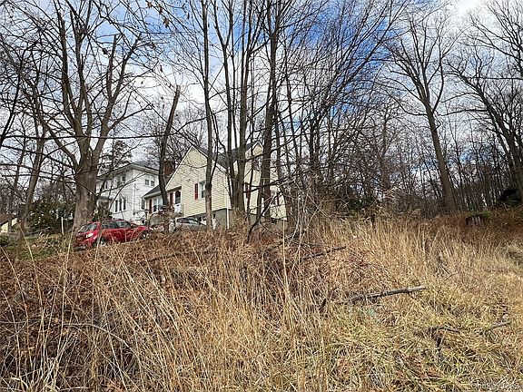 4th image of 527 Union Avenue