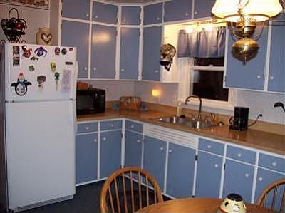 4th image of 128 East St