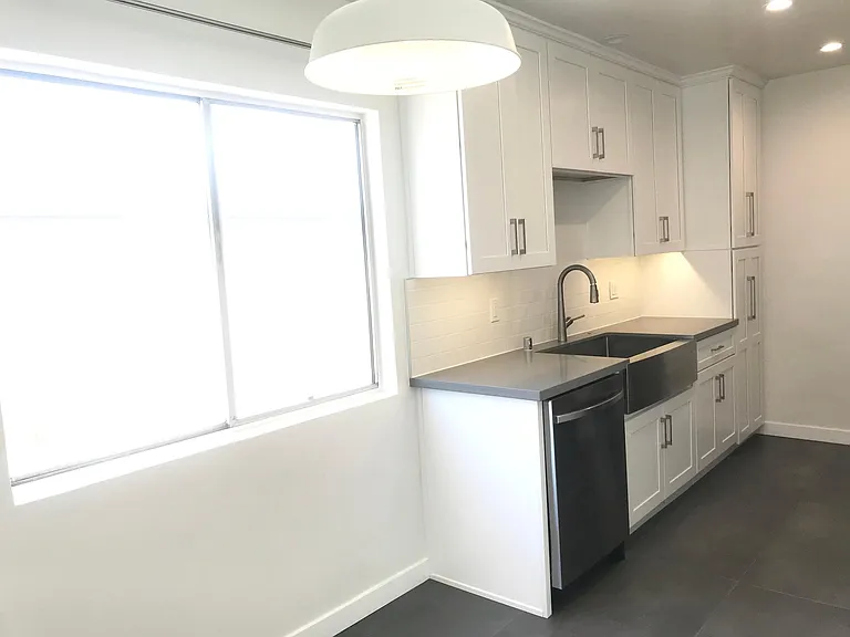 515 Pier Ave #4 — Photo 5