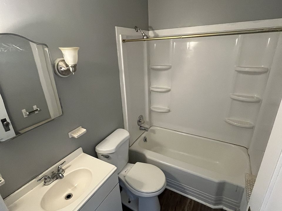 1st image of 240 Saratoga St #4