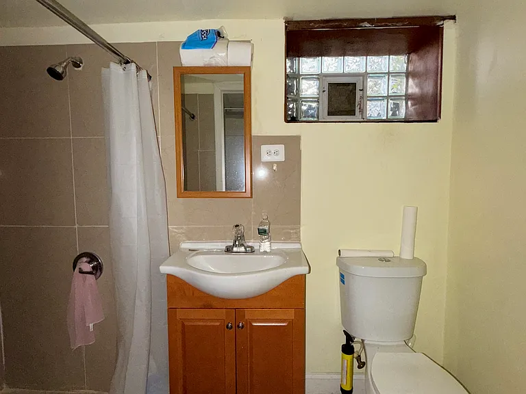 8164 Lister St — Photo 13