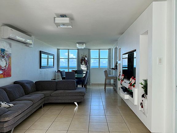5th image of 200 Carr End #9987-402