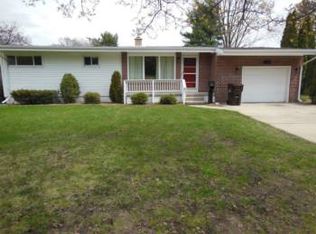 3702 Leonard Ln, Midland, MI 48640