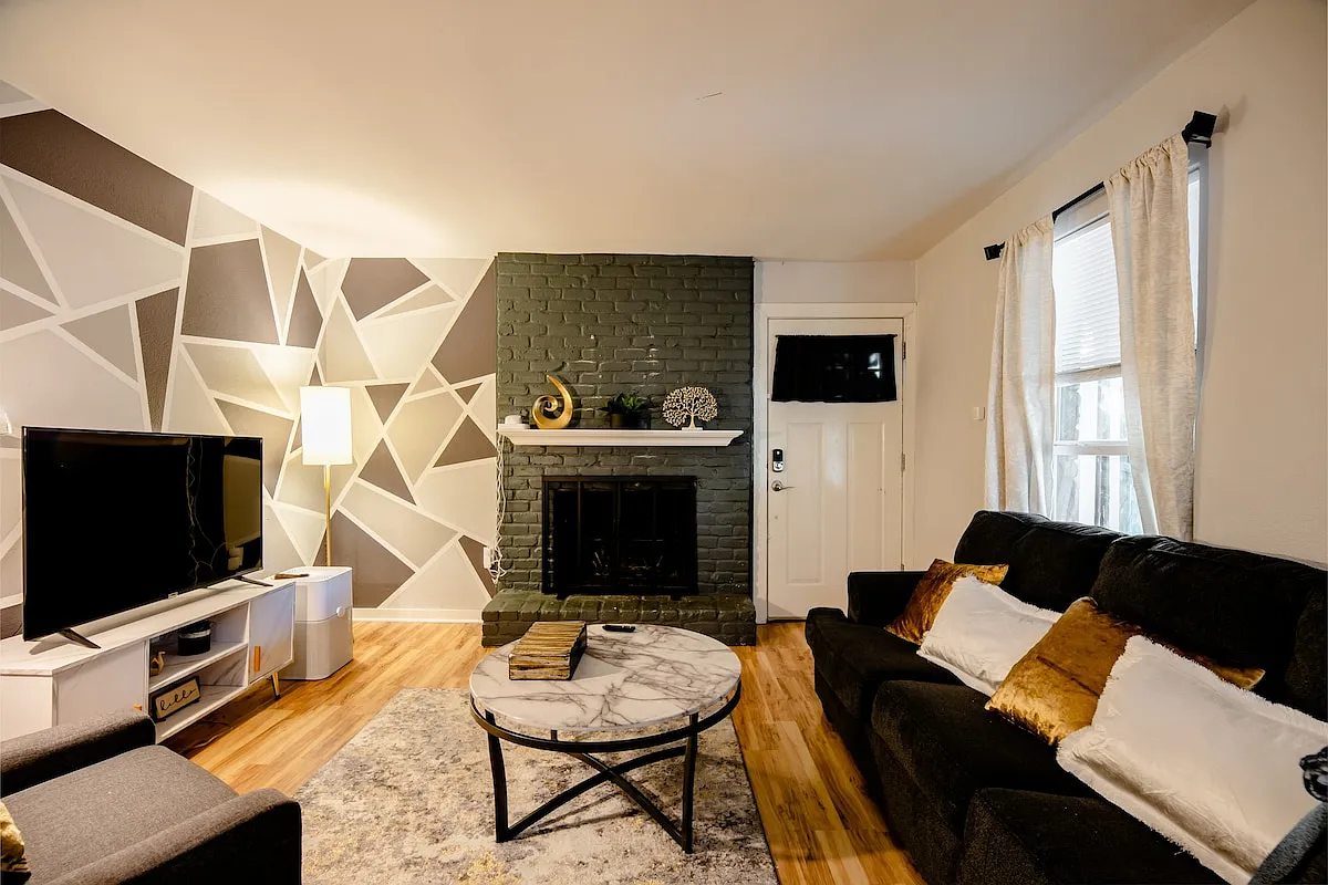 3 bed, 1122 sqft, $1,700 — Photo 2