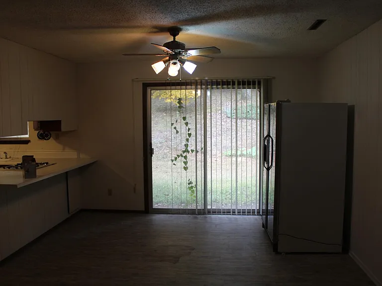 11429 E Applehill Rd — Photo 2