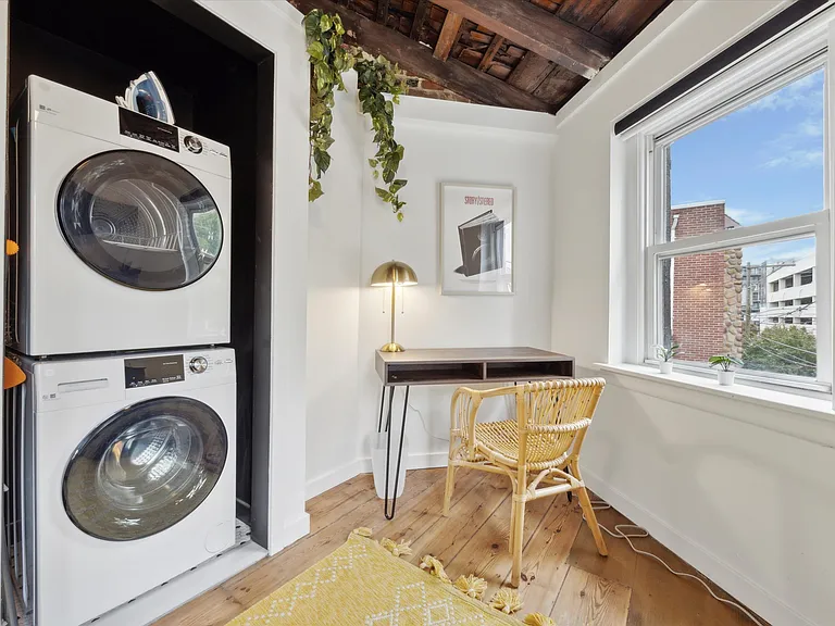 112 W Wildey St — Photo 4