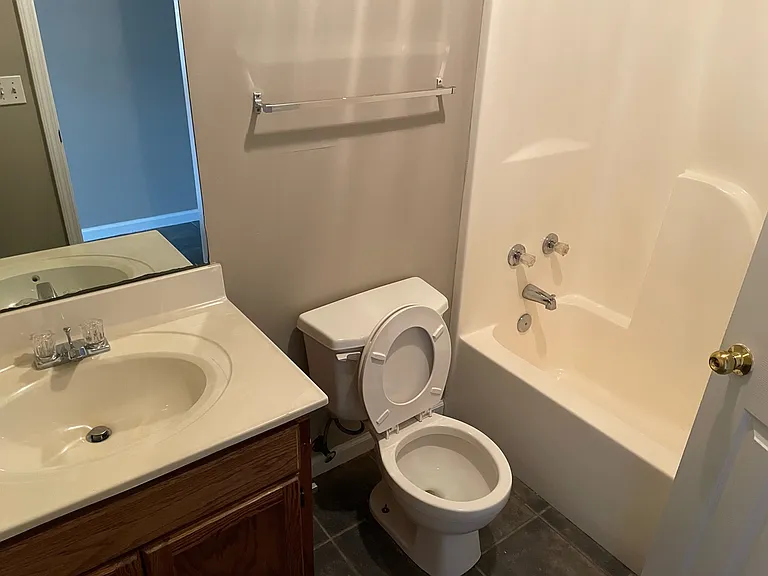100 Cypress Cir #100 — Photo 10