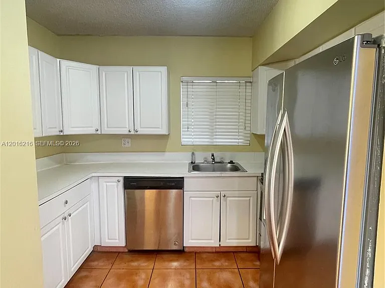 6255 Kendale Lakes Cir #116 — Photo 8