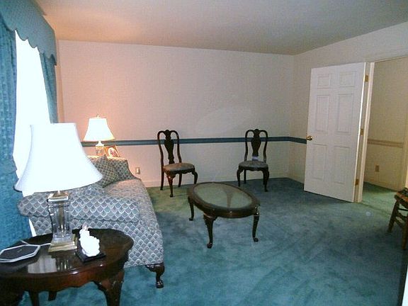 5th image of 105 Ashberry Ct