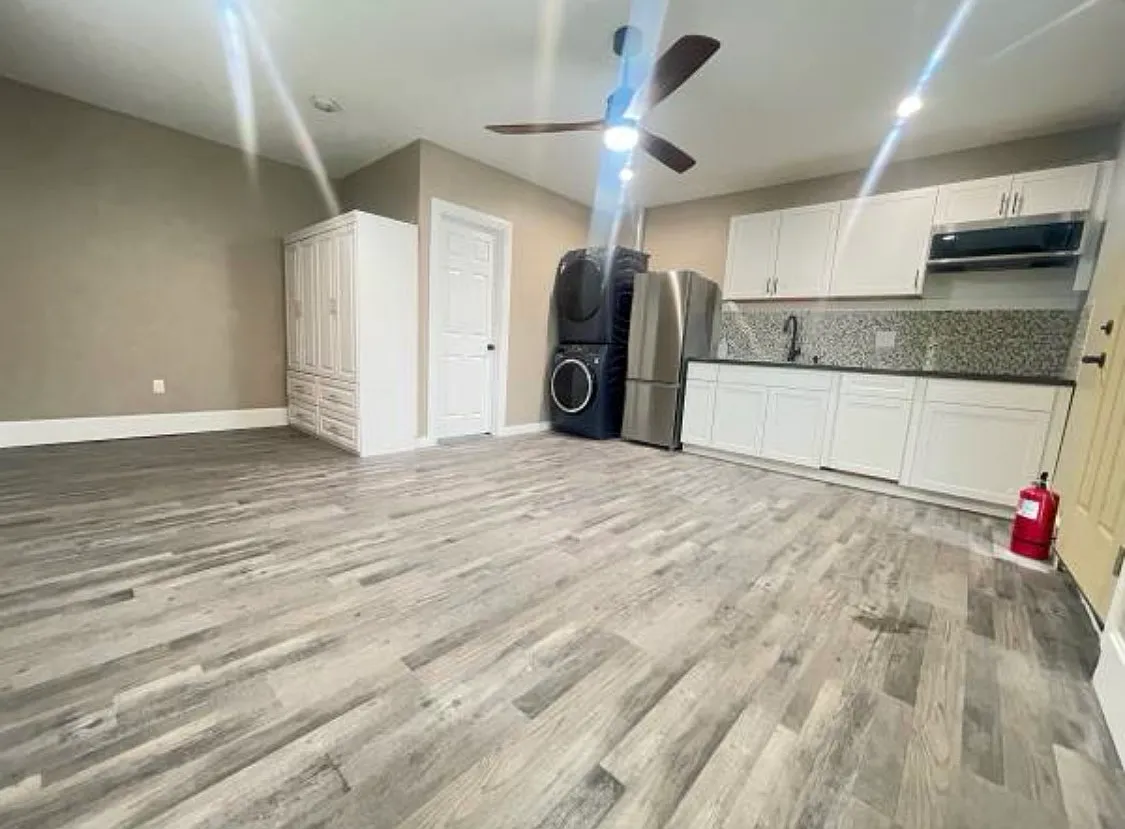 Studio, 550 sqft, $1,800 — Photo 2