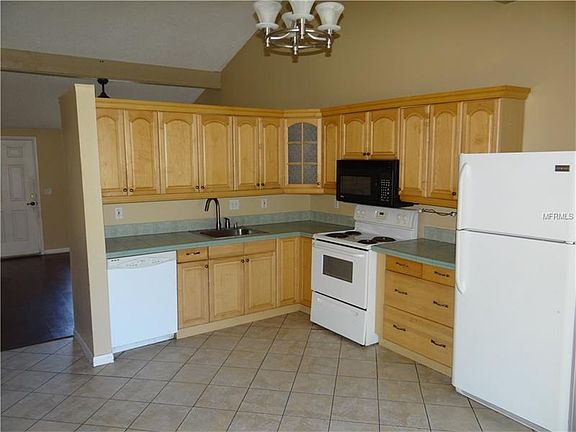 2nd image of 16005 Woodpine Dr
