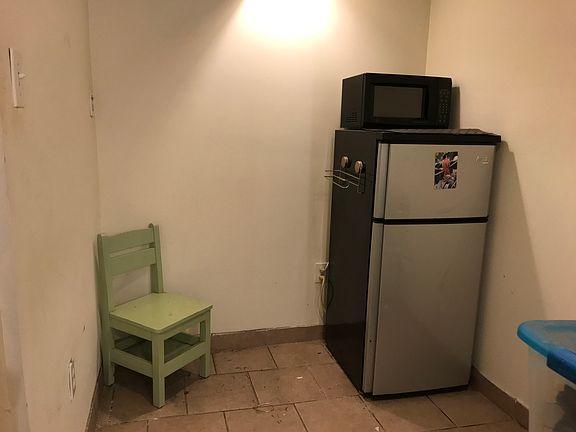 5th image of 1 Caspar Ln