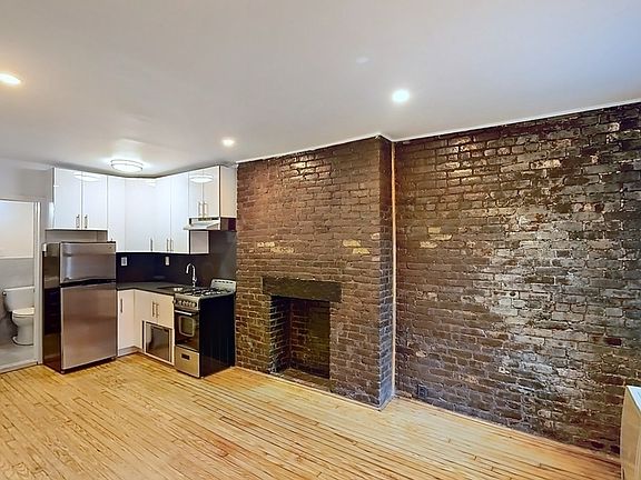 2nd image of 203 Chrystie St #4DP