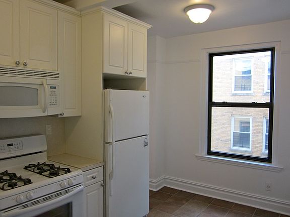 4th image of 900 W End Ave APT 16H