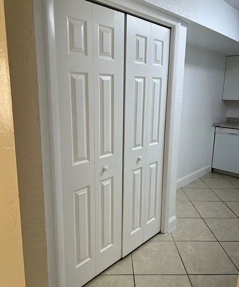 212 Debby Ct #B — Photo 10