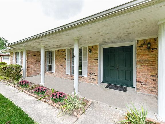 3rd image of 7623 Montglen Dr