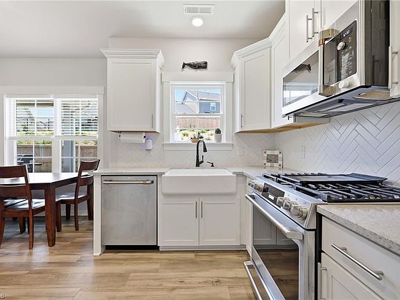 4th image of 7458 Buckview Ct