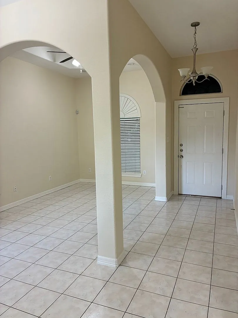 3 bed, 2.0 bath, 1388 sqft, $1,500 — Photo 3