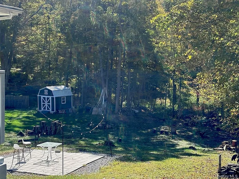 171 Roosevelt Rd — Photo 35