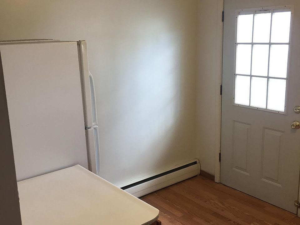 1st image of 131 E Greenwood Ave #3