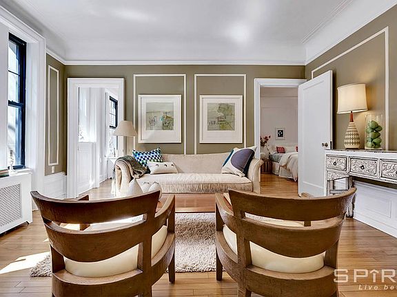2nd image of 207 W 98th St APT 2A