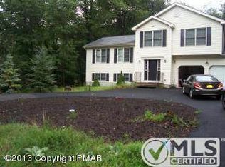 441 Stillwater Dr, Pocono Summit, PA 18346