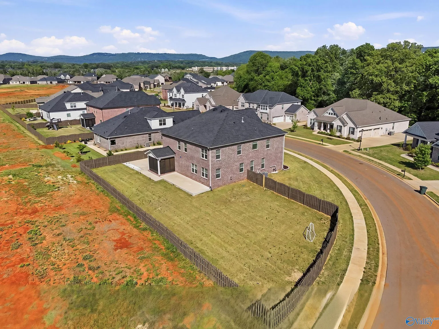 5 bed, 3.5 bath, 4035 sqft, $4,150 — Photo 3