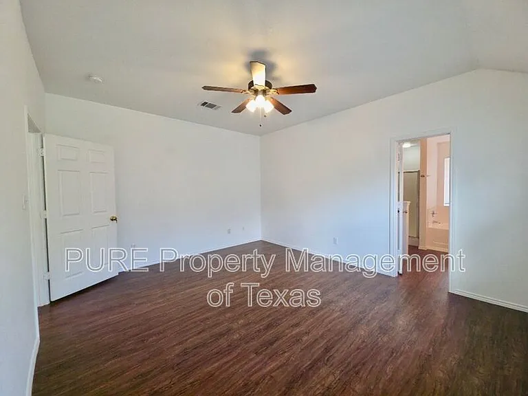 3007 Zachary Ln — Photo 12