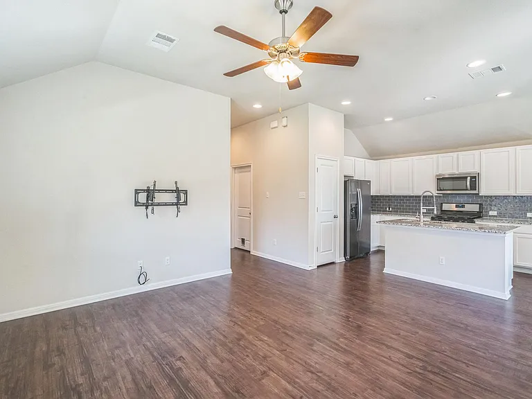 120 Lasino Dr — Photo 6