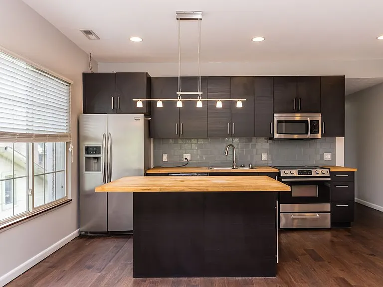 232 S Monroe Ave #UPSCALE LOFT — Photo 3